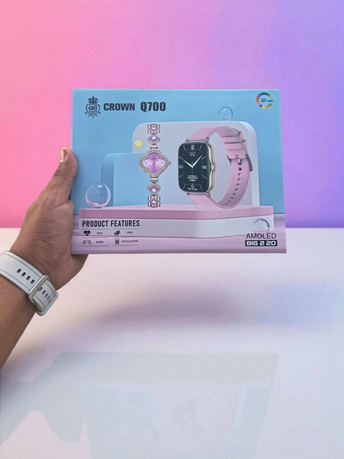 Crown Q700 Smartwatch Gift Set